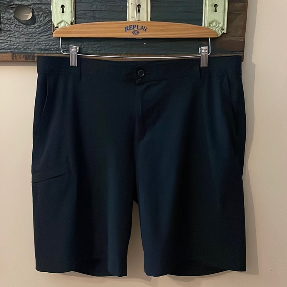 Columbia Black PFG Regular Fit Shorts Size 38 - Picture 4 of 16